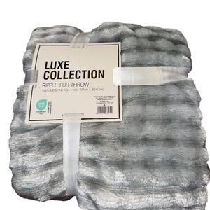 Luxe Collection Ripple Fur Throw